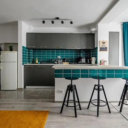 Happy Heart Hideaway *